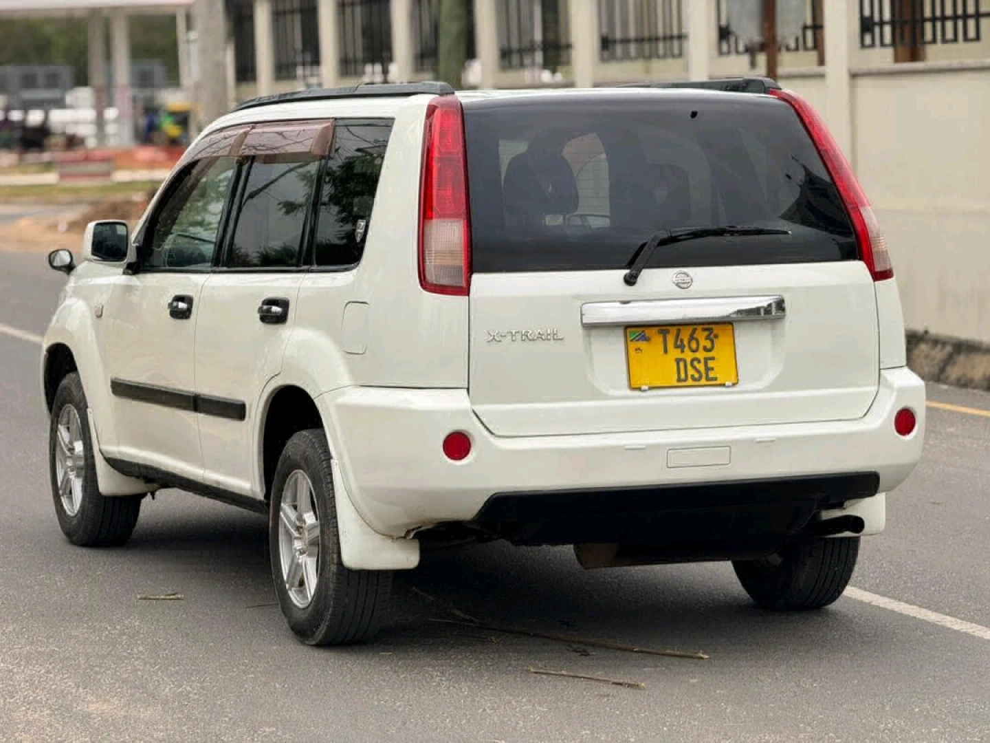 White Nissan X-Trail SUV for Sale thumbnail 4