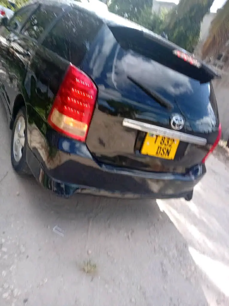 Black Toyota Wish thumbnail 3