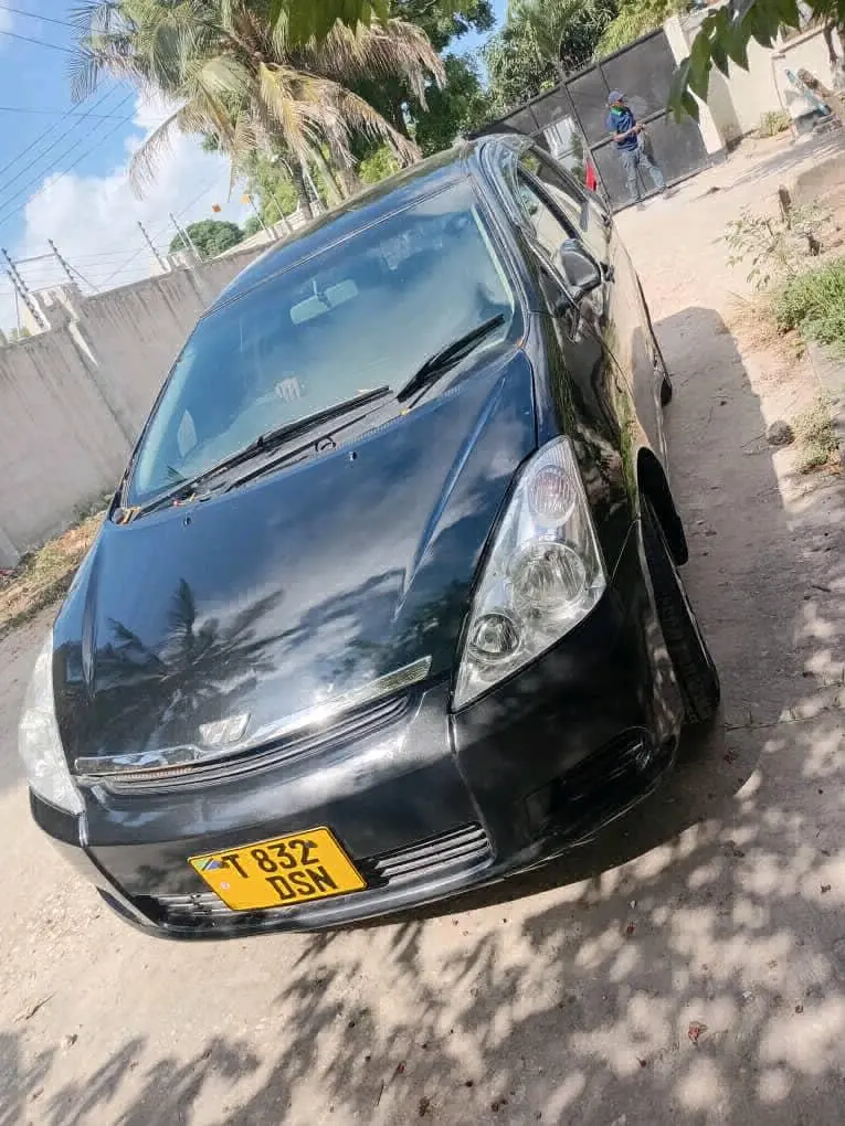 Black Toyota Wish thumbnail 4