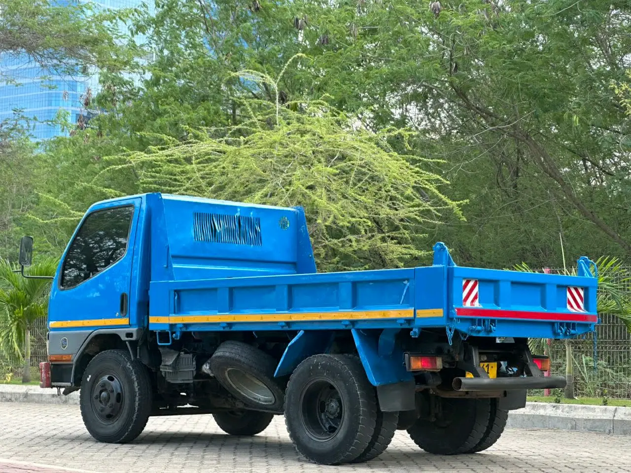 Mitsubishi Canter Tipper Truck 1996 (4D33 Engine) thumbnail 5