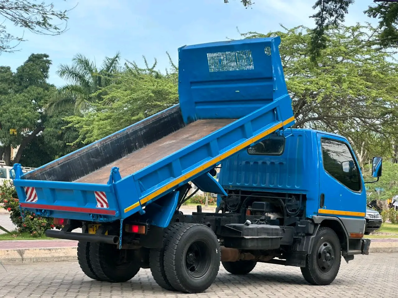 Mitsubishi Canter Tipper Truck 1996 (4D33 Engine) thumbnail 7