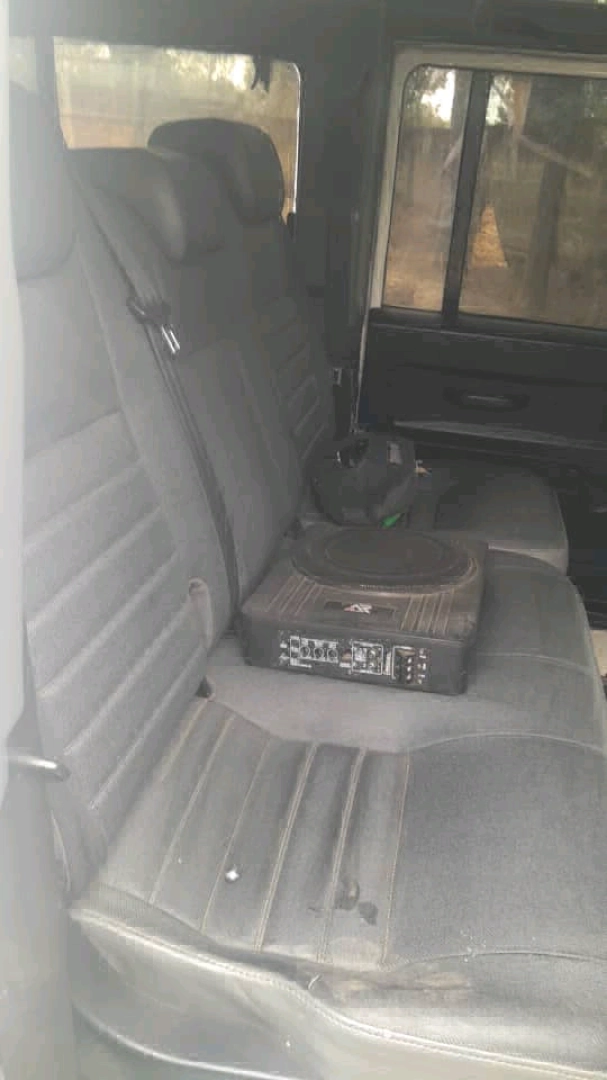 Land Rover Defender 110 Manual Diesel 300TDI thumbnail 6