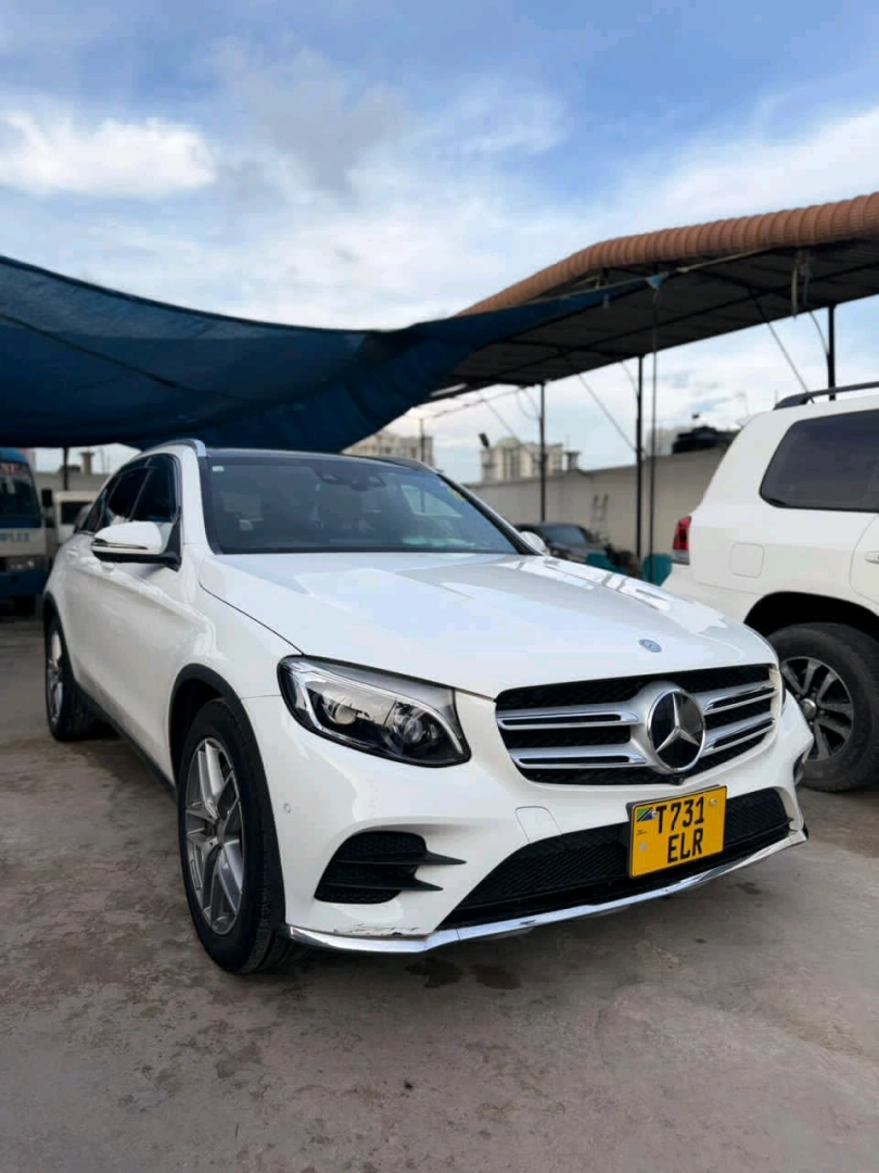 Mercedes Benz GLC 250 SUV 2016 (1990cc) thumbnail 2