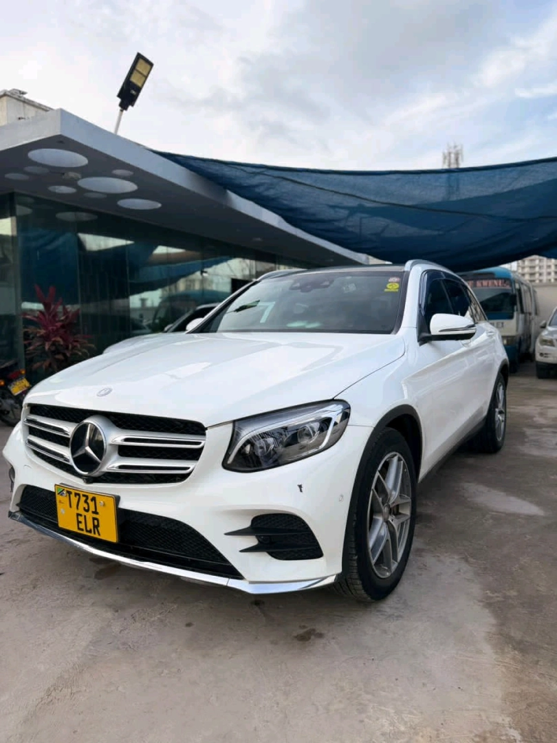Mercedes Benz GLC 250 SUV 2016 (1990cc) thumbnail 3