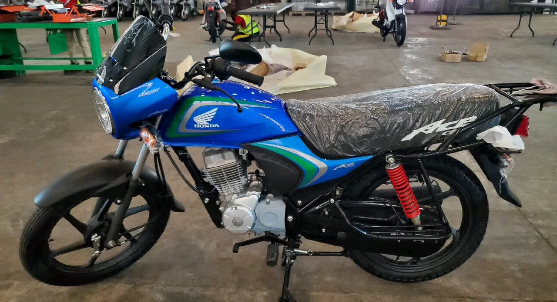 New Honda Ace 150cc Motorcycle with Offers thumbnail 3
