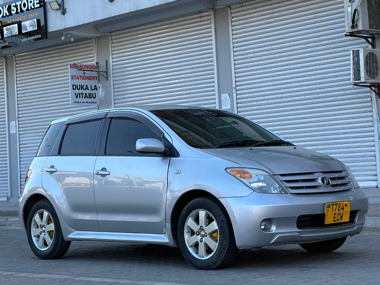 Toyota Ist 2007 Silver