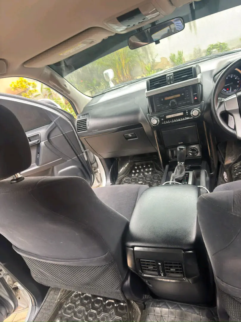 Toyota Land Cruiser Prado 150 (2014) for Sale thumbnail 4