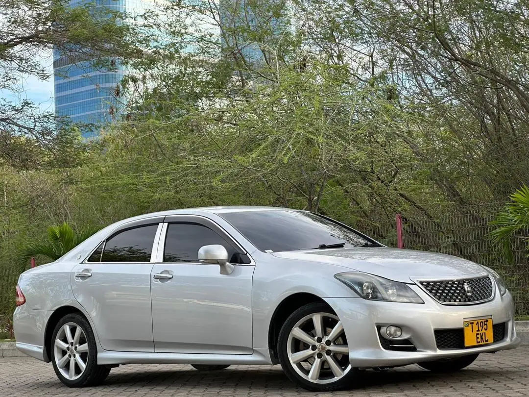 Toyota Crown Athlete 2009 thumbnail 2