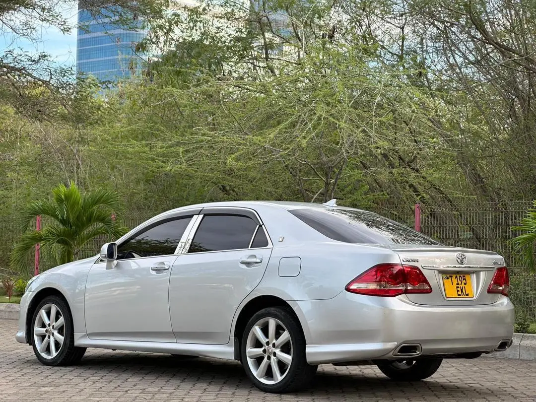 Toyota Crown Athlete 2009 thumbnail 4