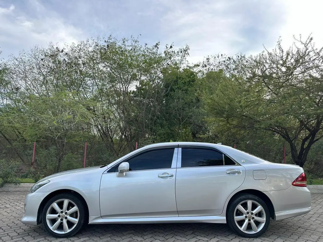 Toyota Crown Athlete 2009 thumbnail 5