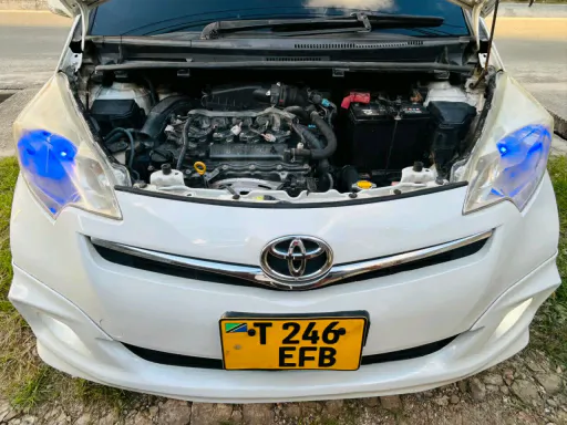 Toyota Ractis 2012 (EFB)