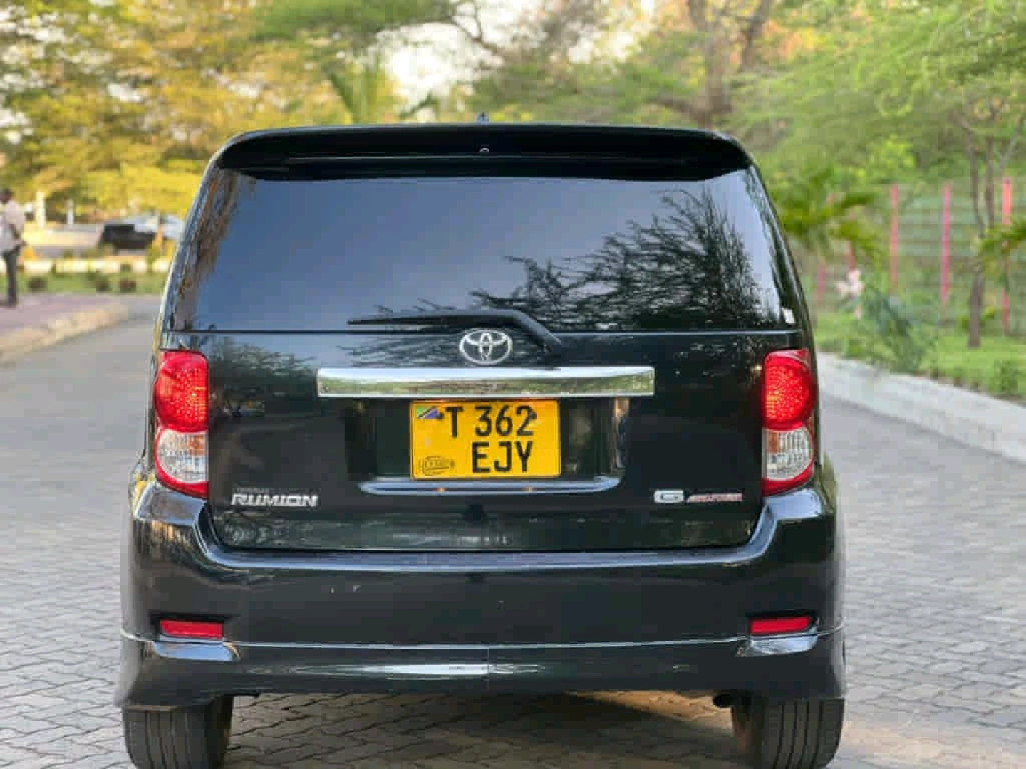 Toyota Rumion 2010, 1490cc, Low Mileage thumbnail 2