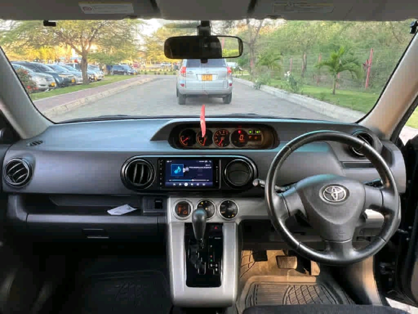 Toyota Rumion 2010, 1490cc, Low Mileage thumbnail 8