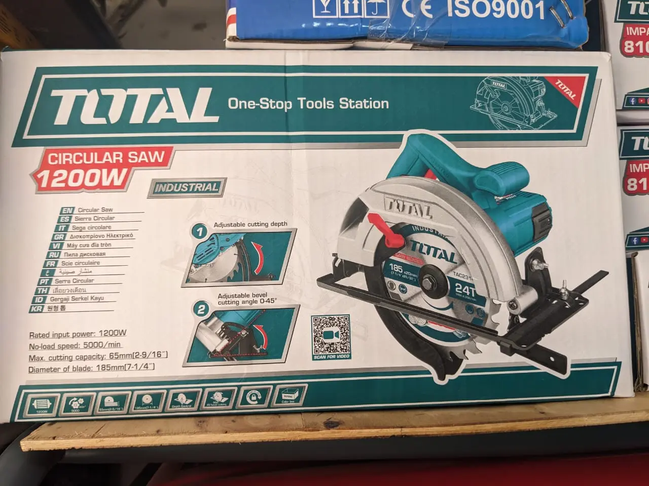 Total 1200W Circular Saw