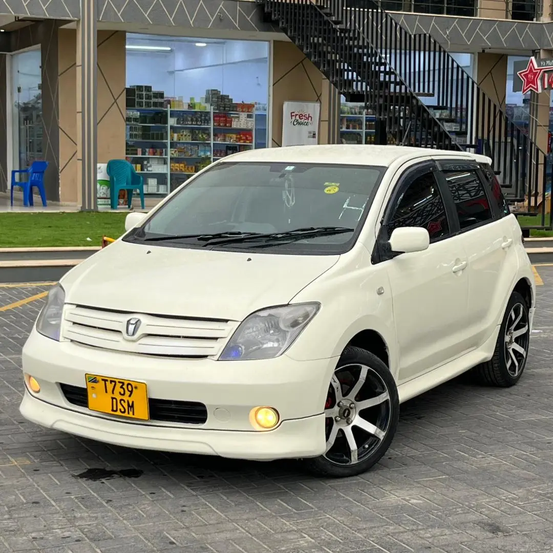 Toyota Ist 2004 Nyeupe DSM thumbnail 3