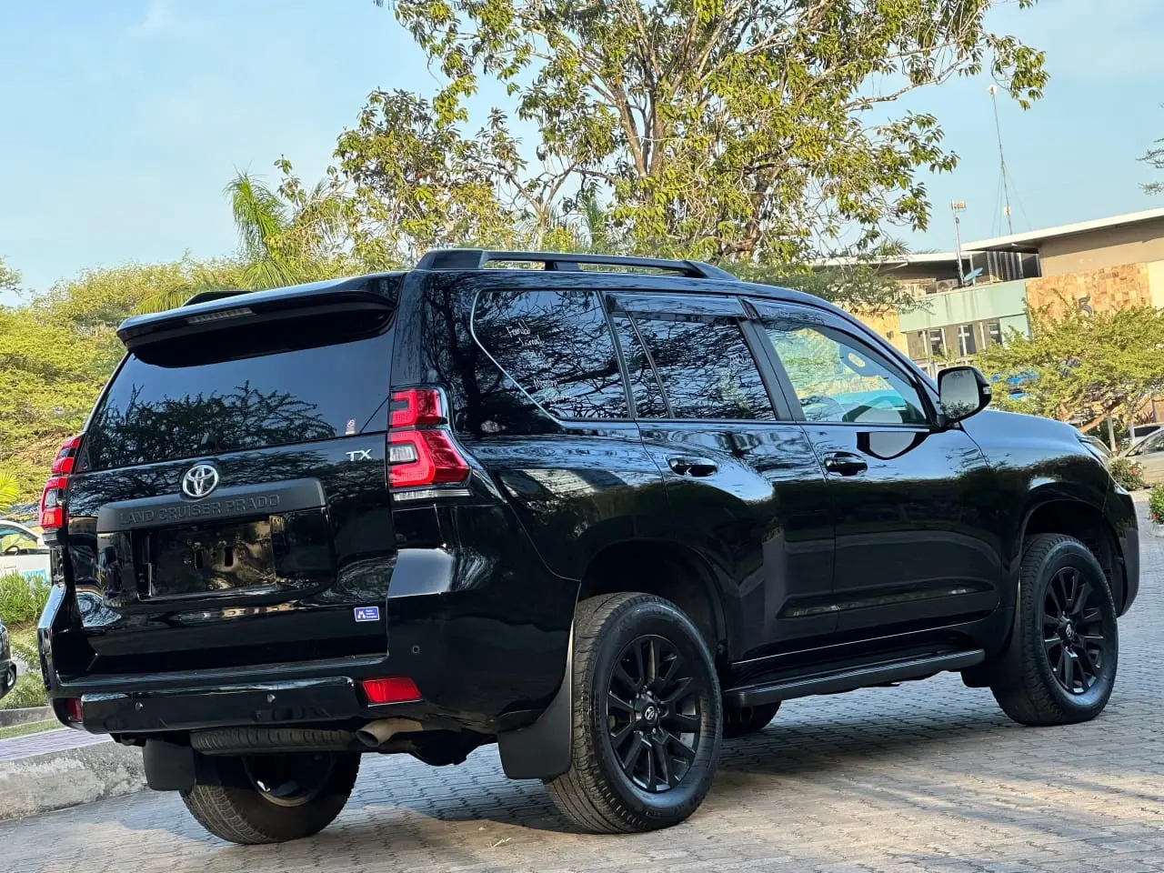 2023 Toyota Land Cruiser Prado GDJ150 thumbnail 2