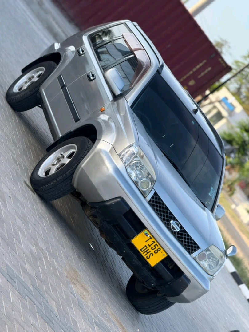 Nissan X-Trail SUV 1990 CC - Good Condition thumbnail 5