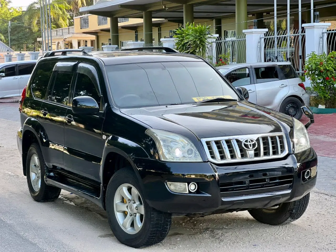 Toyota Land Cruiser Prado 120 TX thumbnail 3