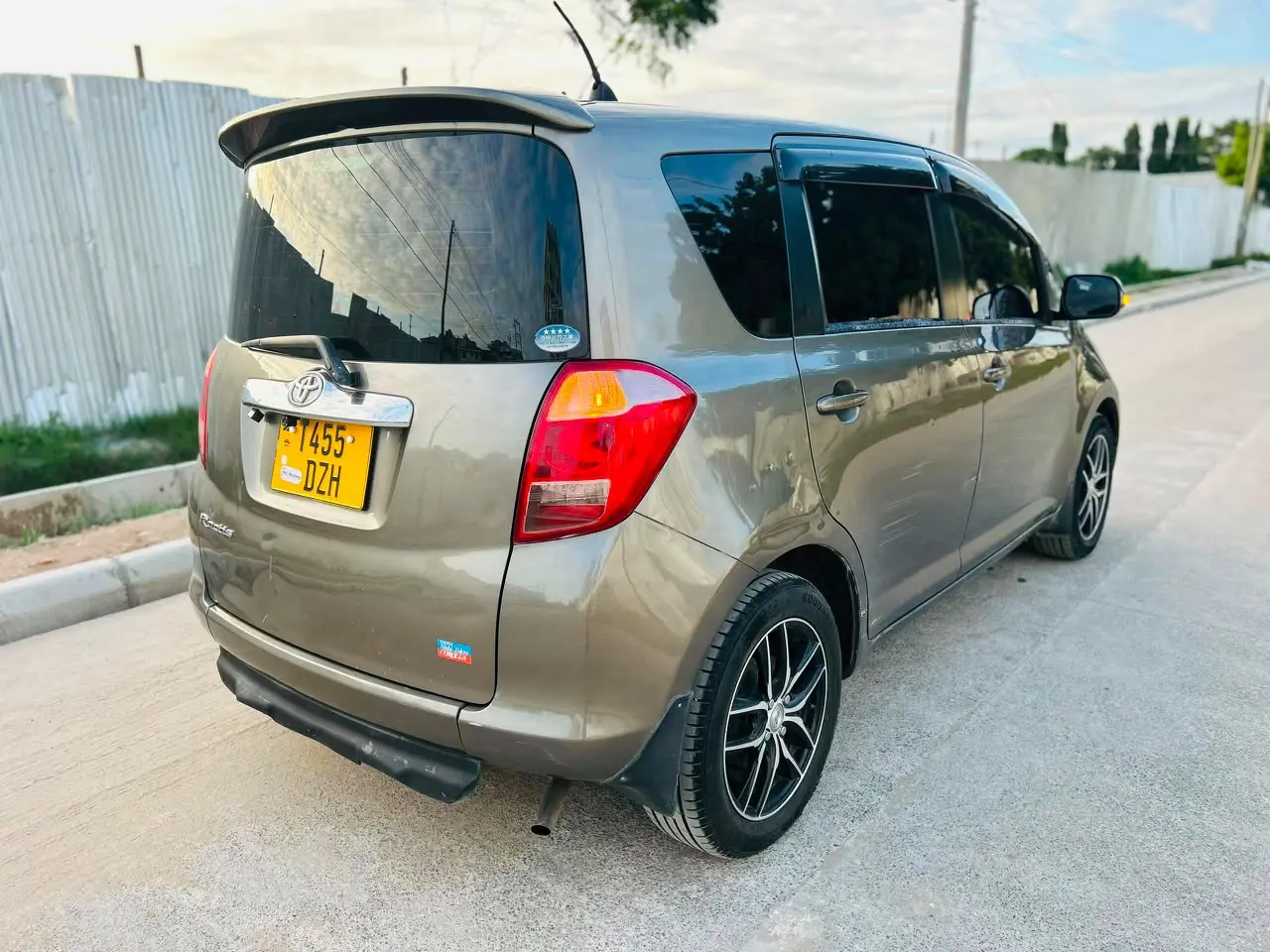 Toyota Ractis 2009 (DZH) thumbnail 3