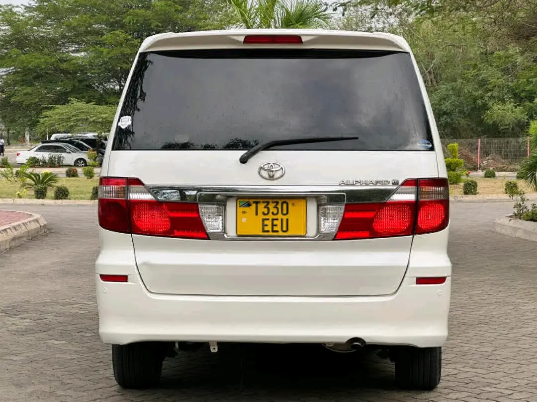 2005 Toyota Alphard Minivan for Sale thumbnail 2