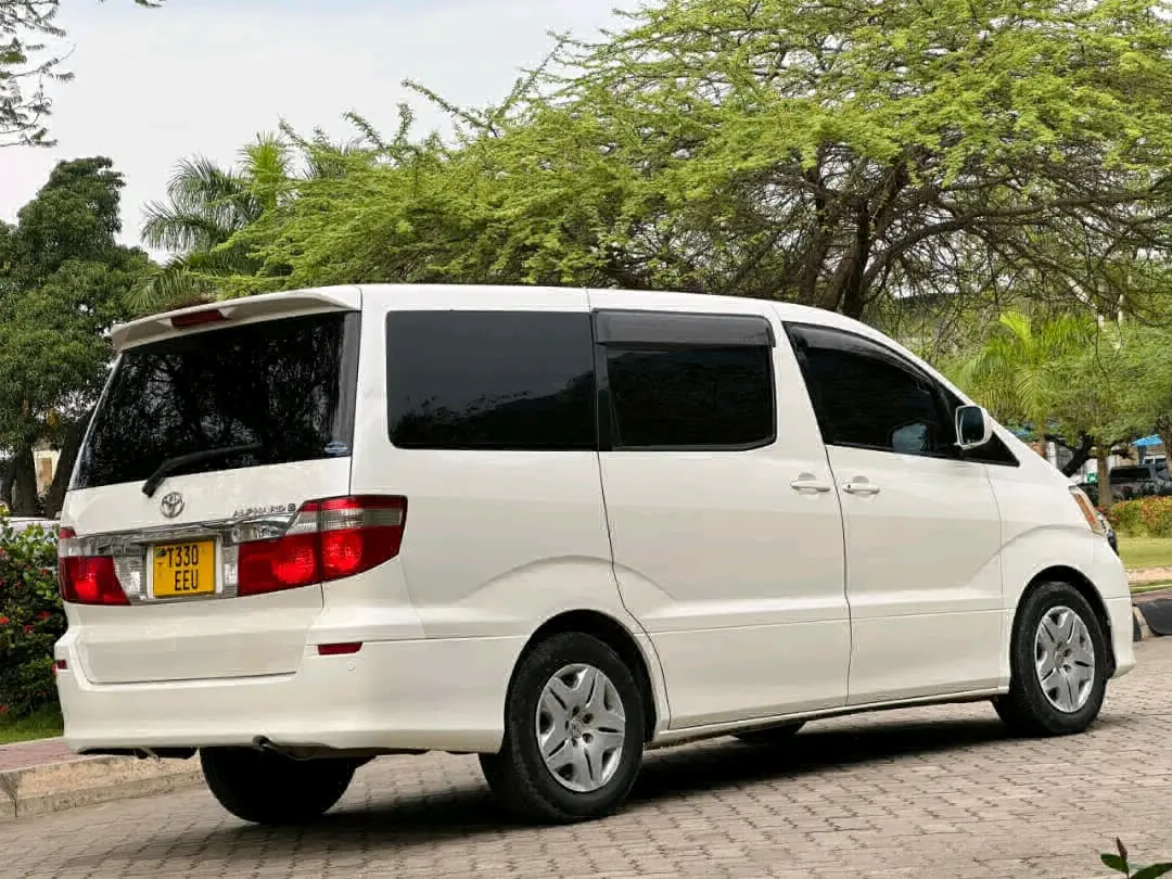2005 Toyota Alphard Minivan for Sale thumbnail 4