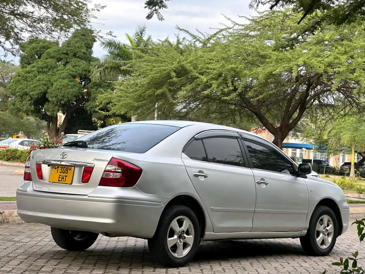 Toyota Premio F 2006 thumbnail 2