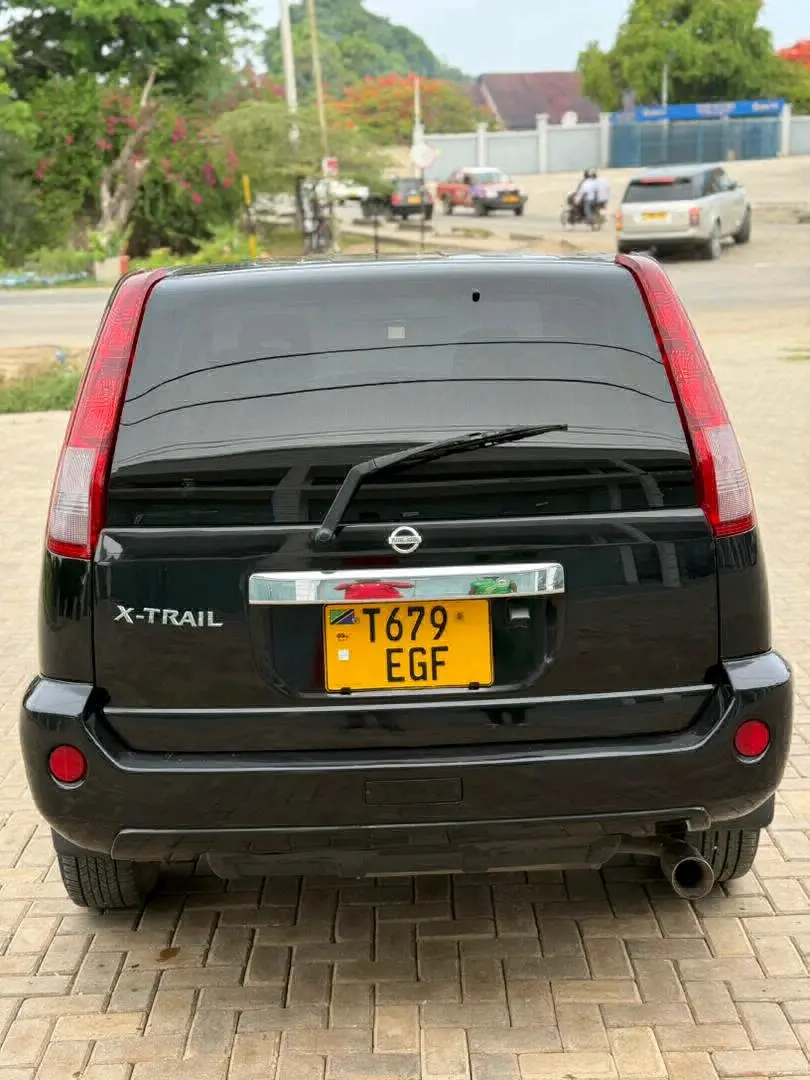 Nissan X-Trail SUV for Sale thumbnail 3