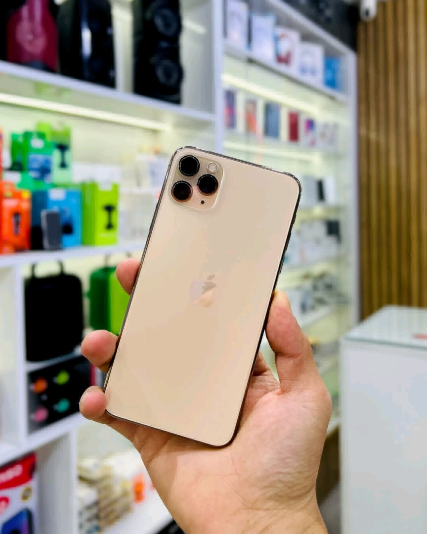 Apple iPhone 11 Pro Max 64GB (90-100% Battery) thumbnail 2