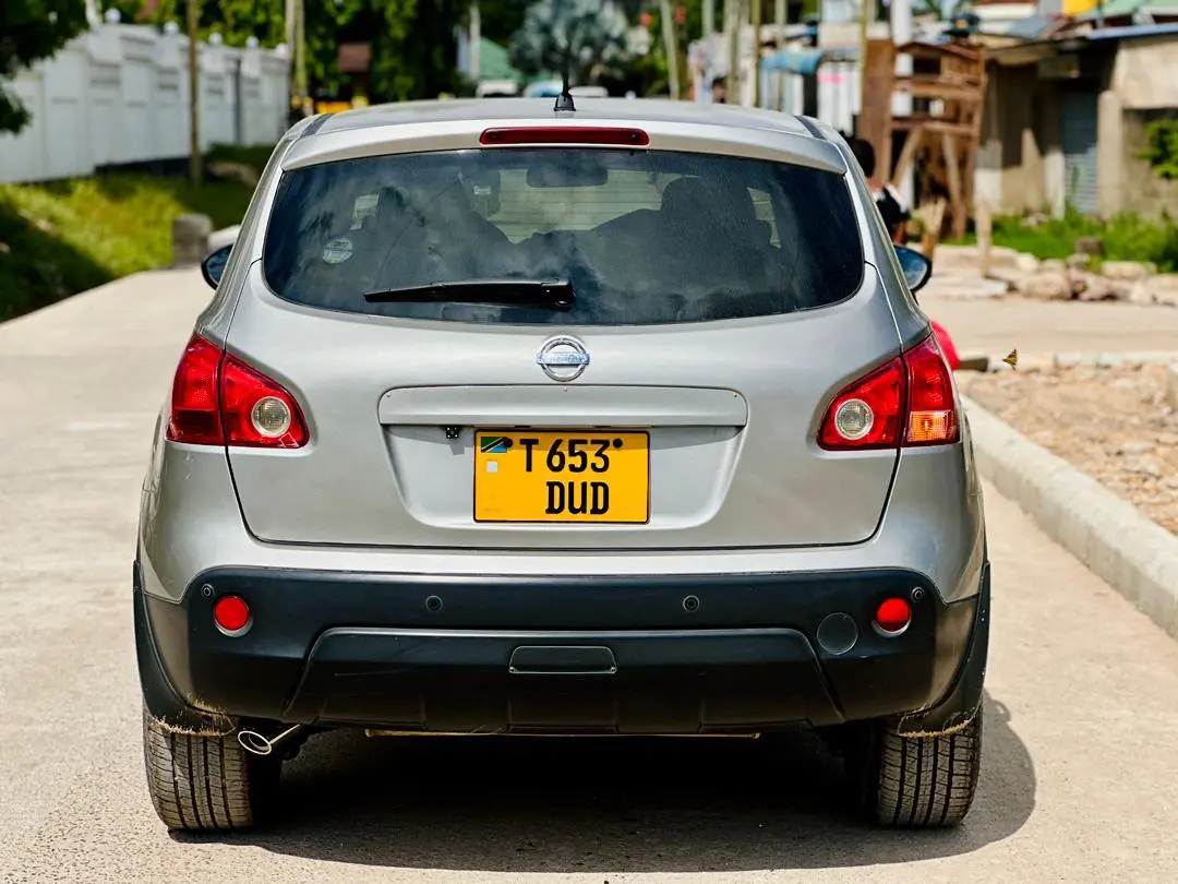 Nissan Dualis - Silver thumbnail 3