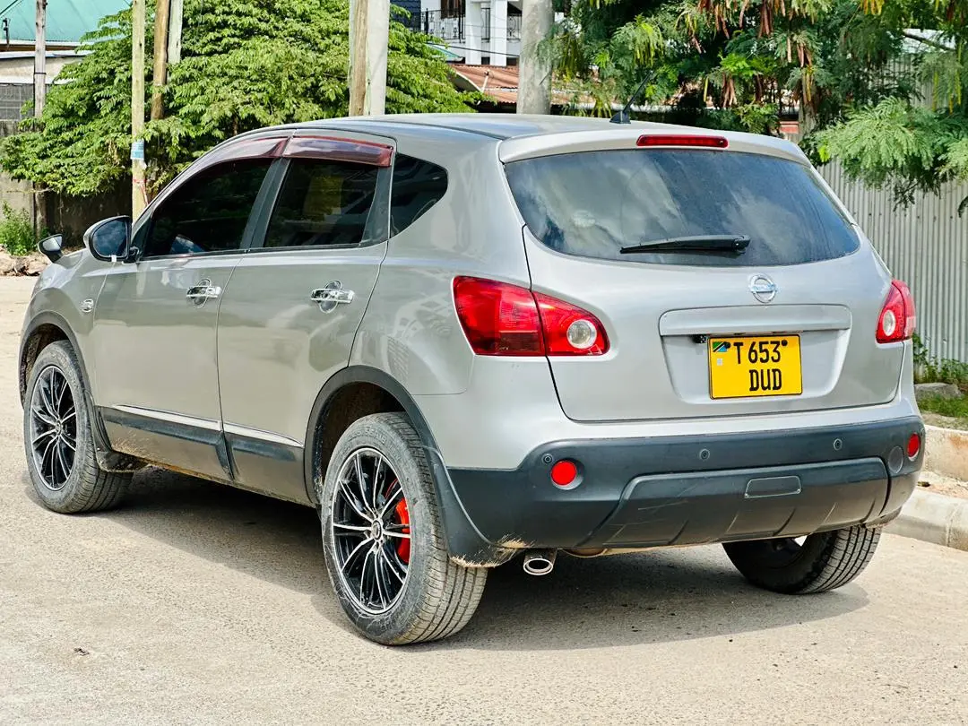 Nissan Dualis - Silver thumbnail 5