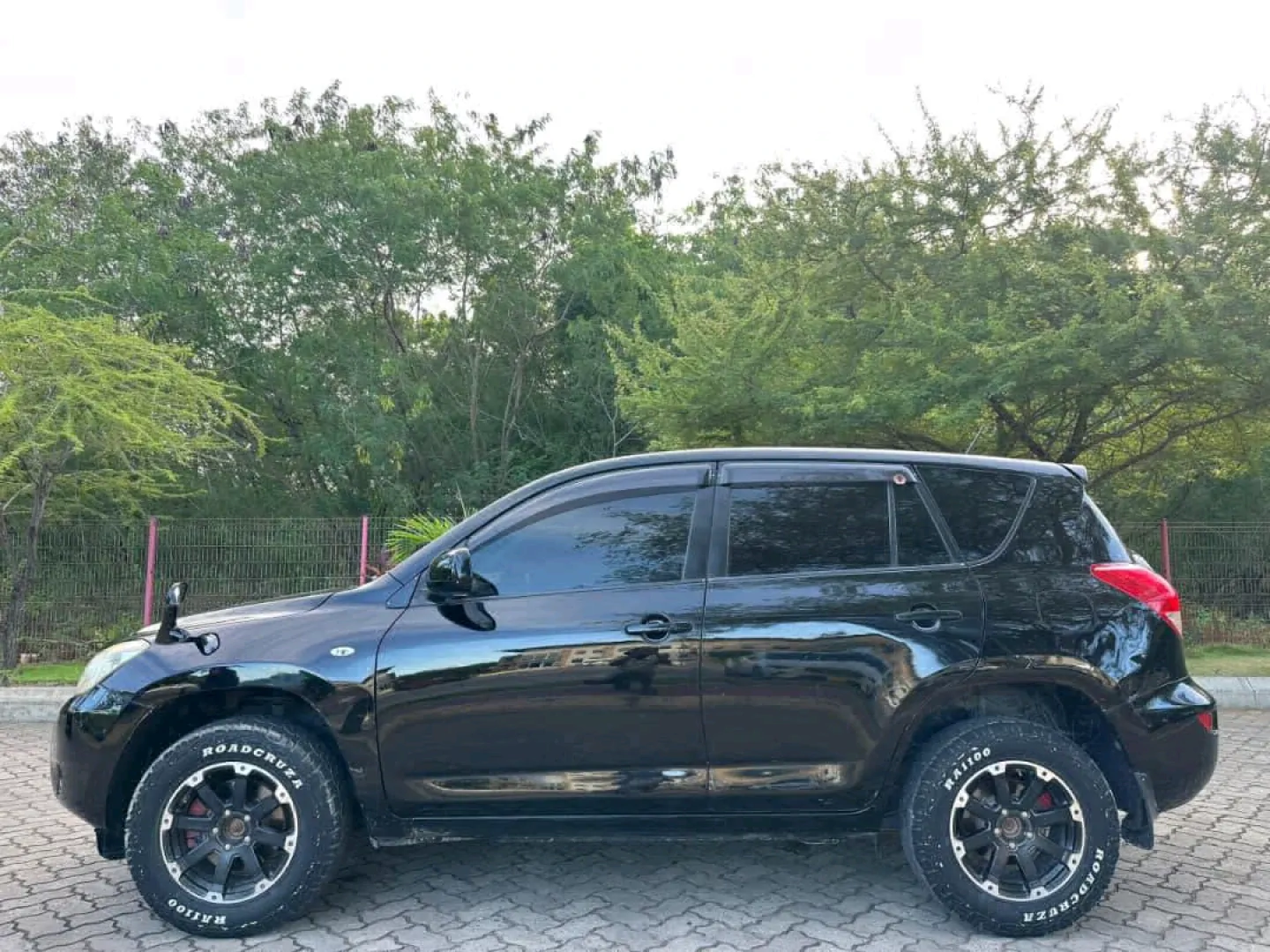 Toyota RAV4 2007 Automatic SUV for Sale thumbnail 3