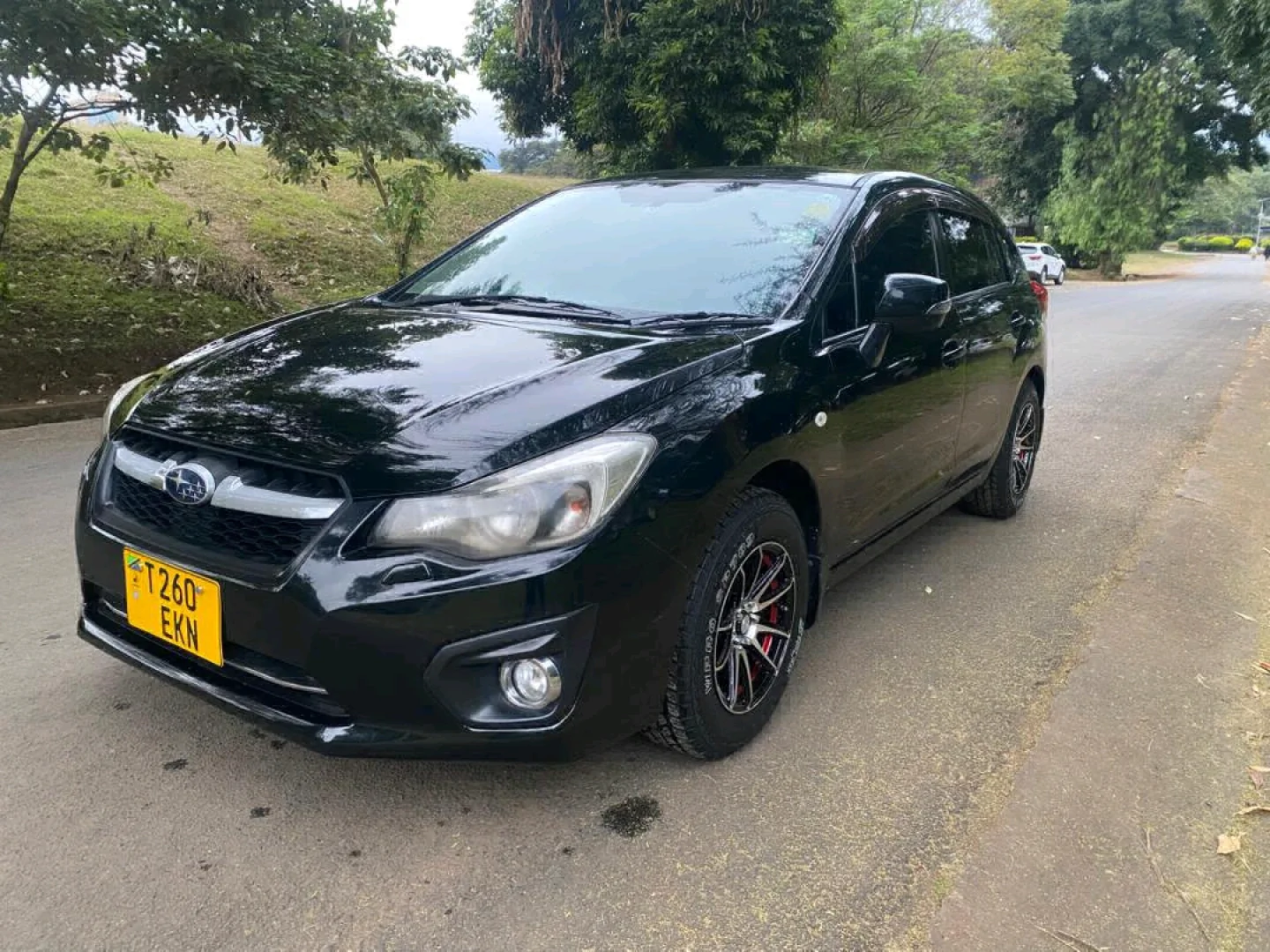 Black Subaru Impreza Hatchback thumbnail 2