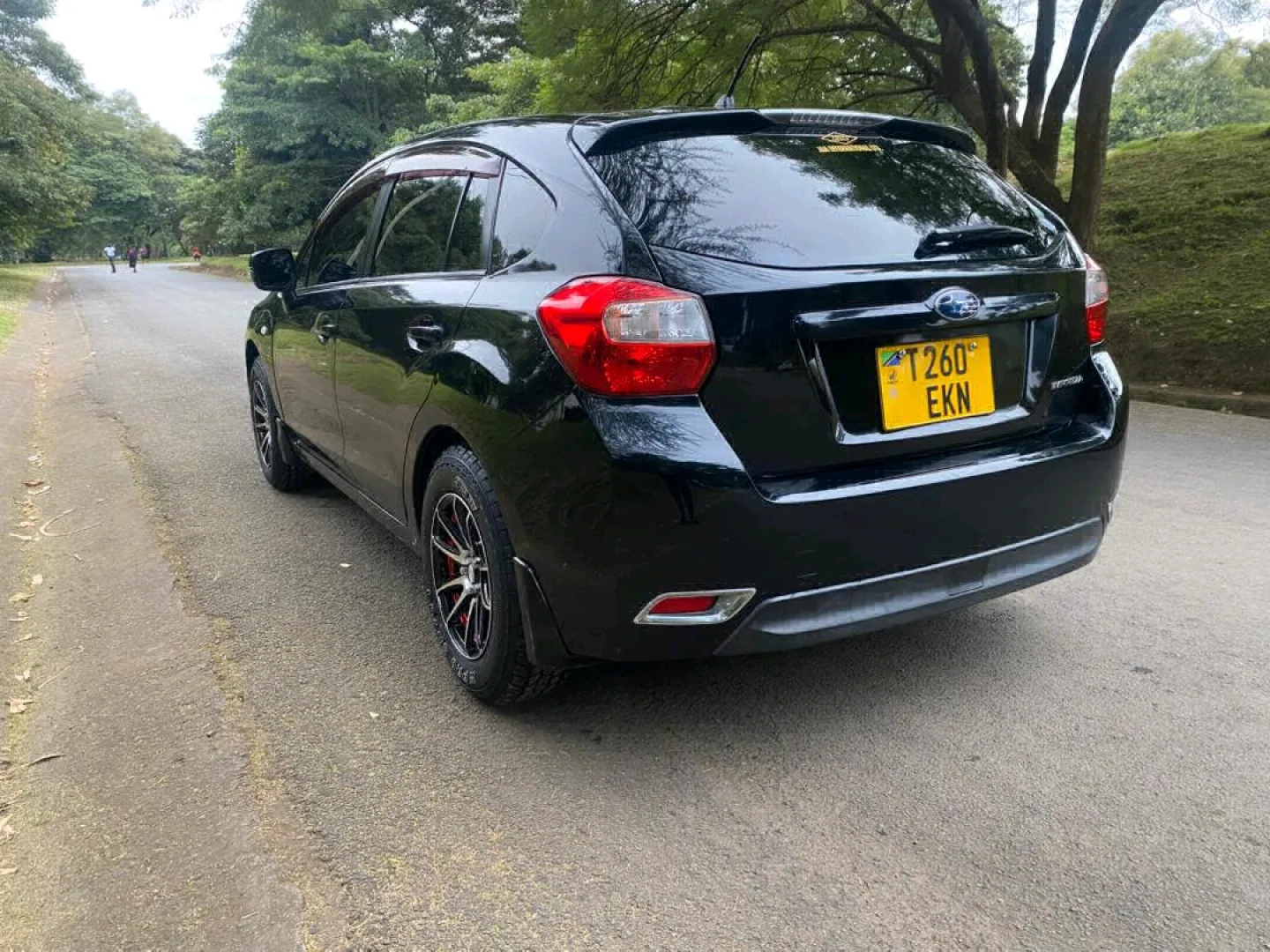 Black Subaru Impreza Hatchback thumbnail 6