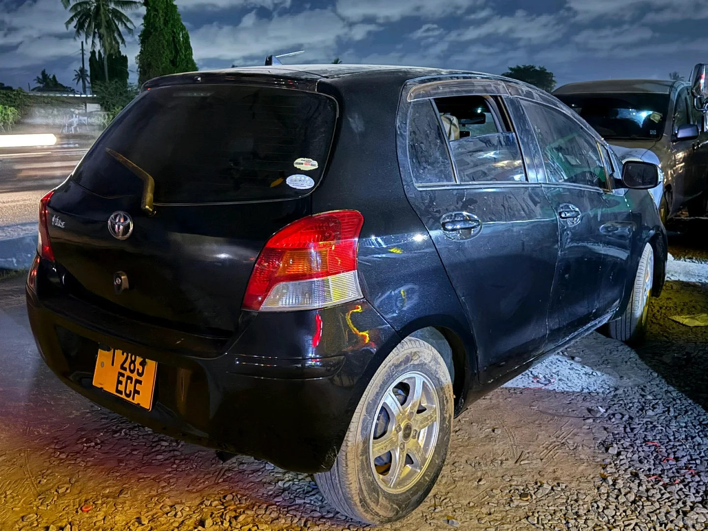 Toyota Vitz New Model Automatic (ECF) thumbnail 3