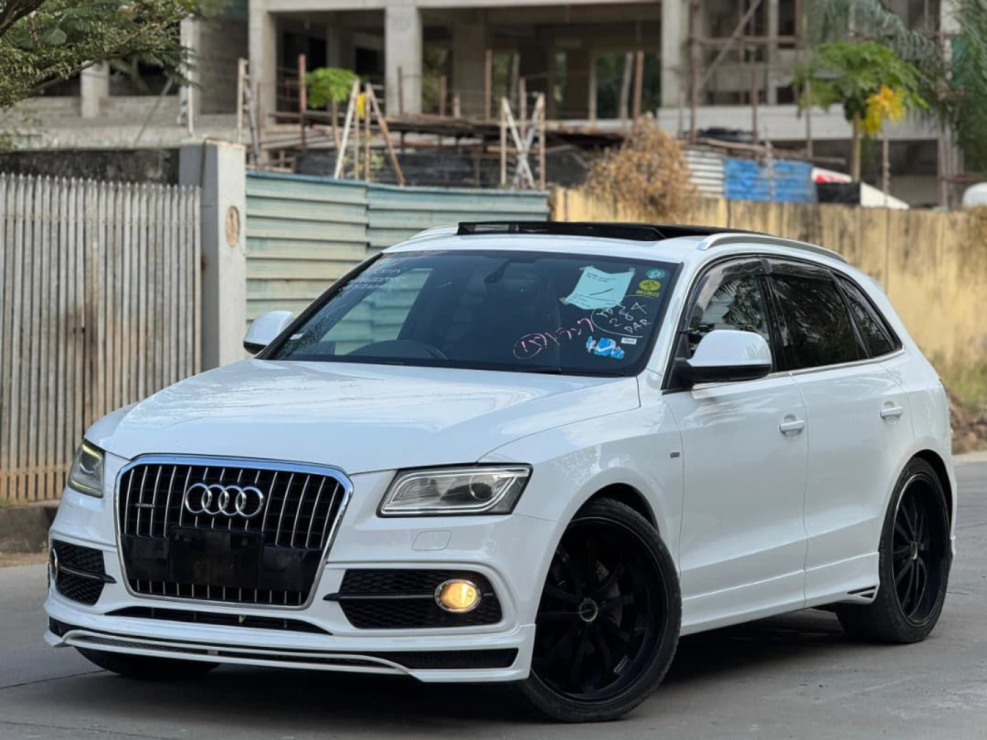 Audi Q5 Sports Line SUV 2014 (Pearl White) thumbnail 7