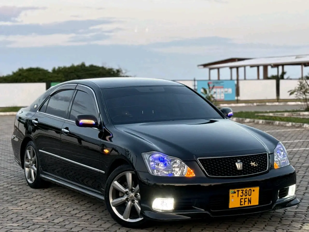 Toyota Crown Athlete GRS 180 (2006) - Very Clean thumbnail 2