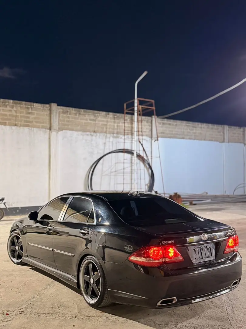 Toyota Crown Athlete 2009 thumbnail 4