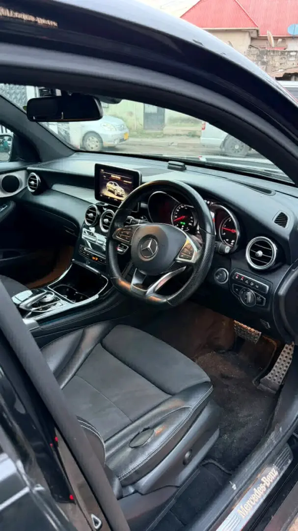 2019 Mercedes-Benz GLC thumbnail 5