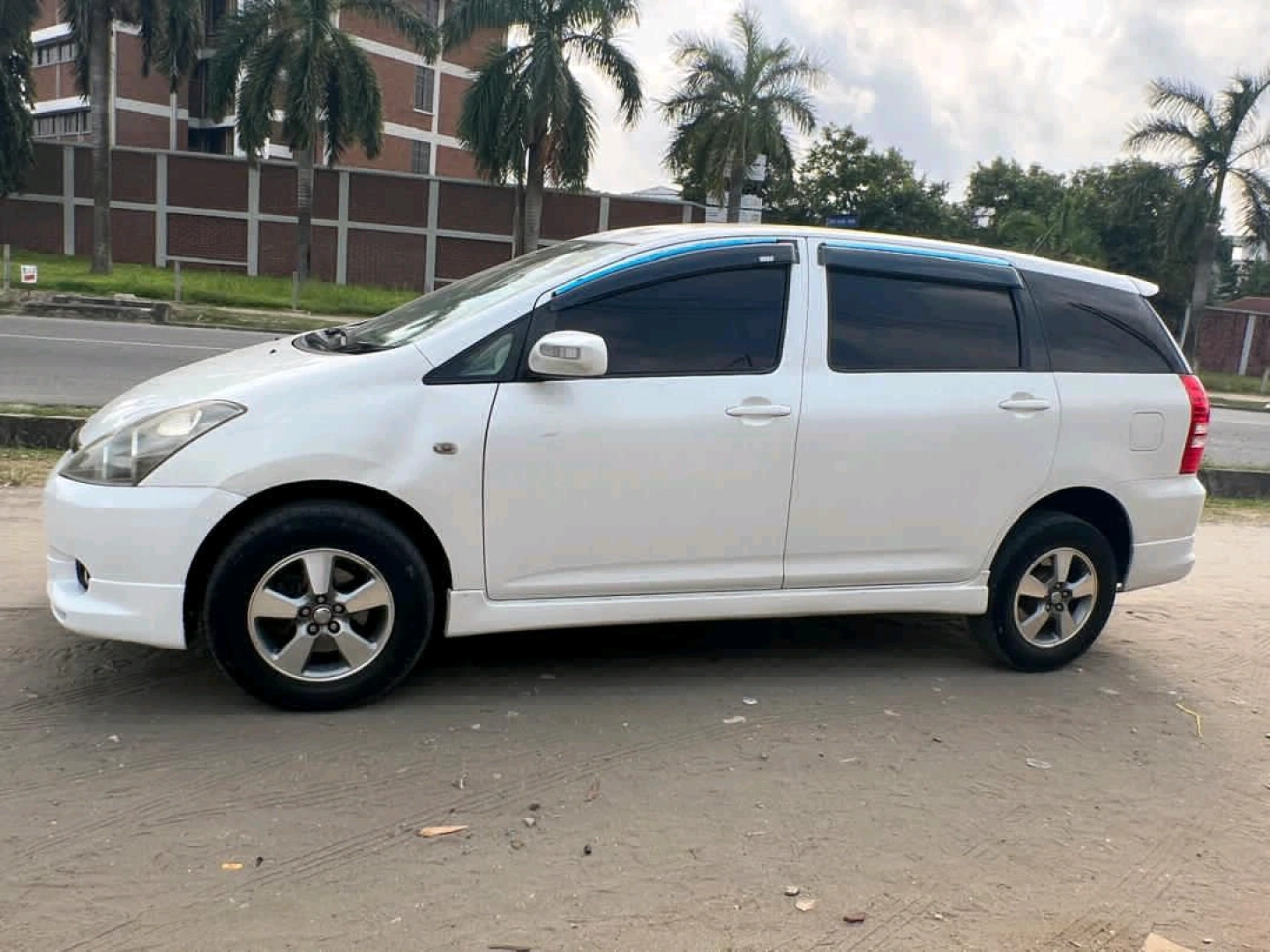 Toyota Wish 2003 Model 1790cc thumbnail 5