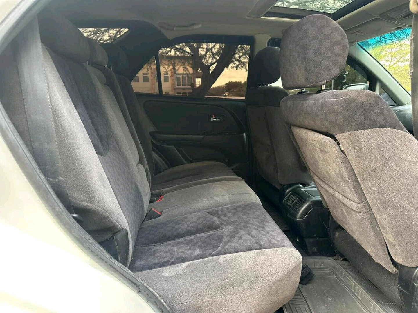 Toyota Harrier SUV 2002 - Clean Condition thumbnail 8