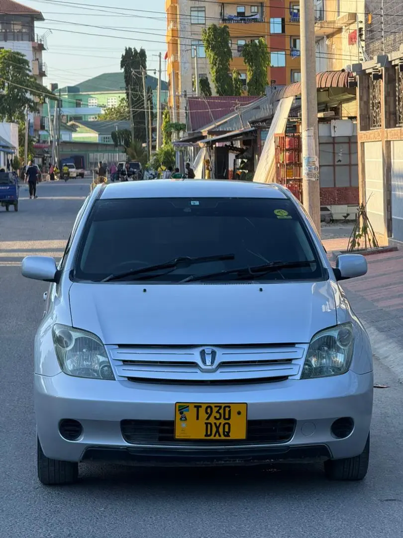 Toyota Ist 2004