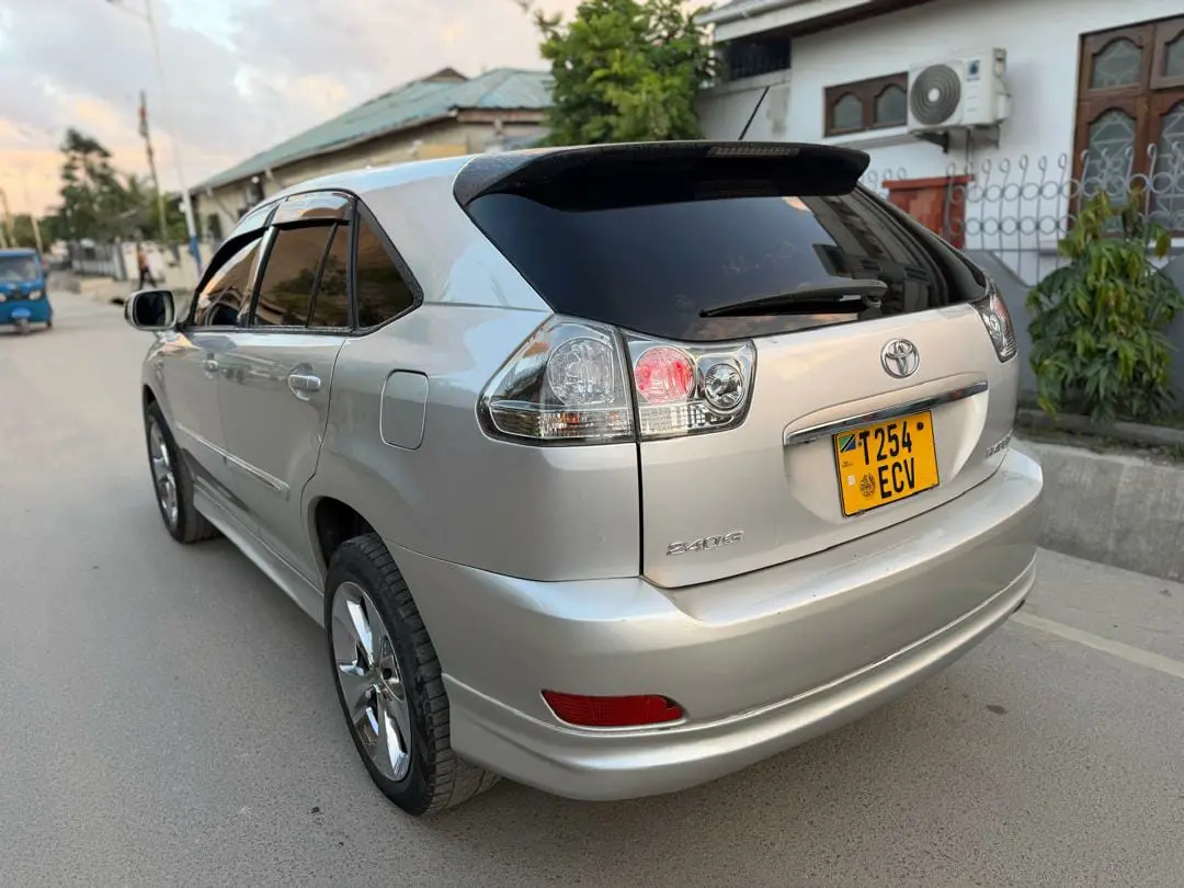 Toyota Harrier 2008 ECV thumbnail 4