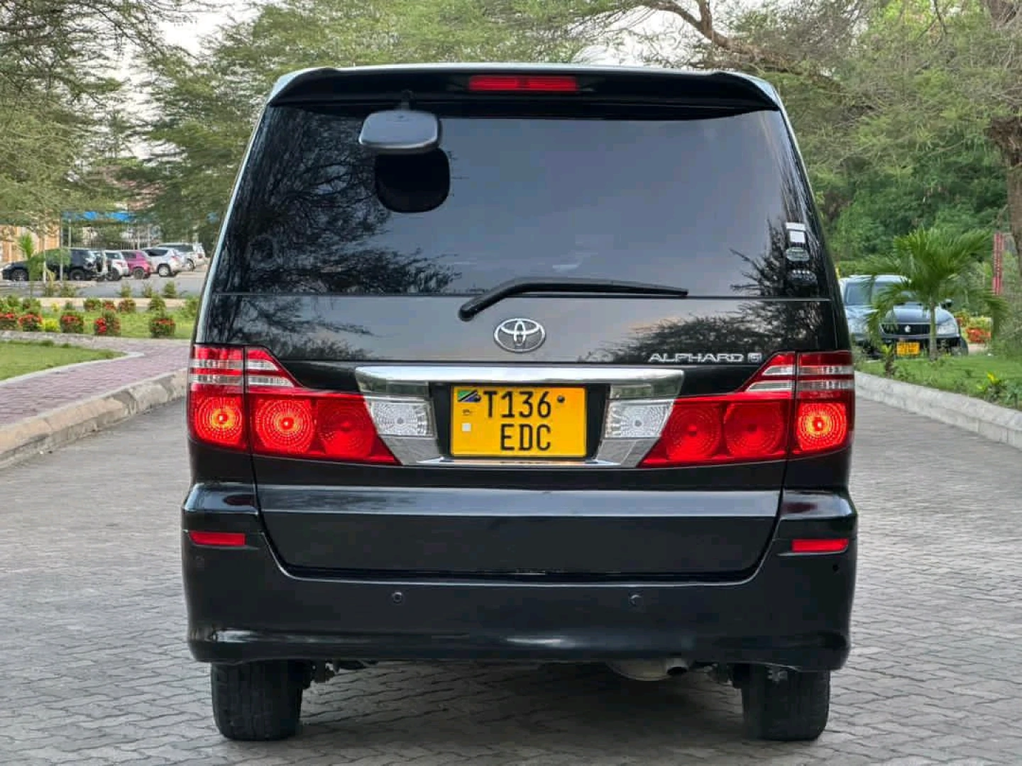 Black Toyota Alphard 2007, 2360cc Automatic thumbnail 2