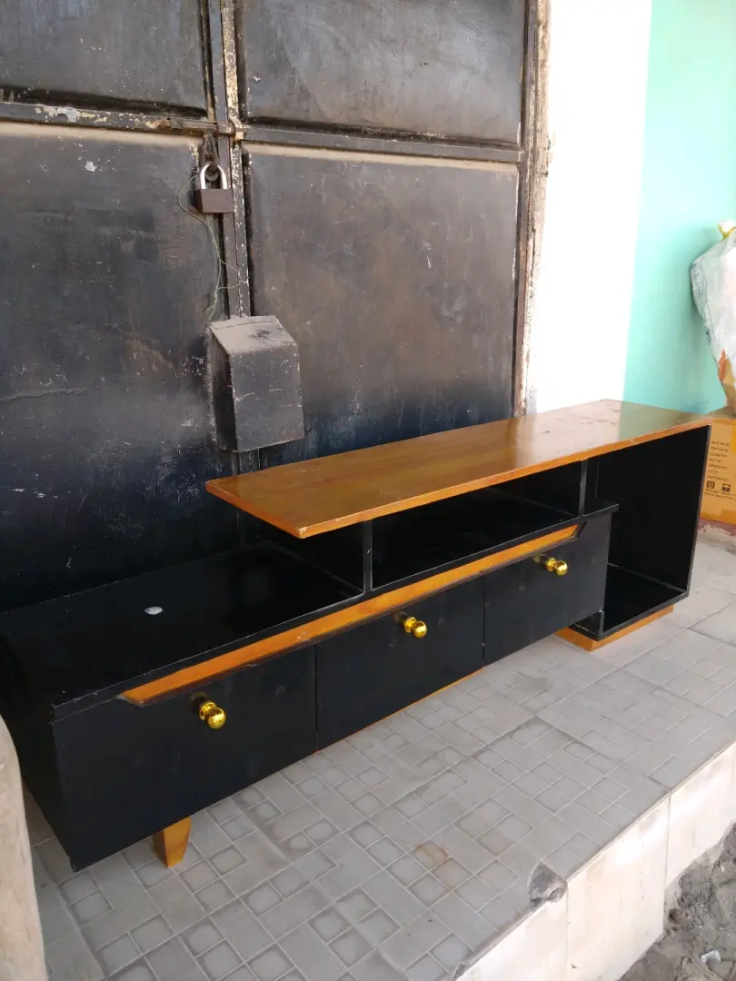 TV Case / TV Stand