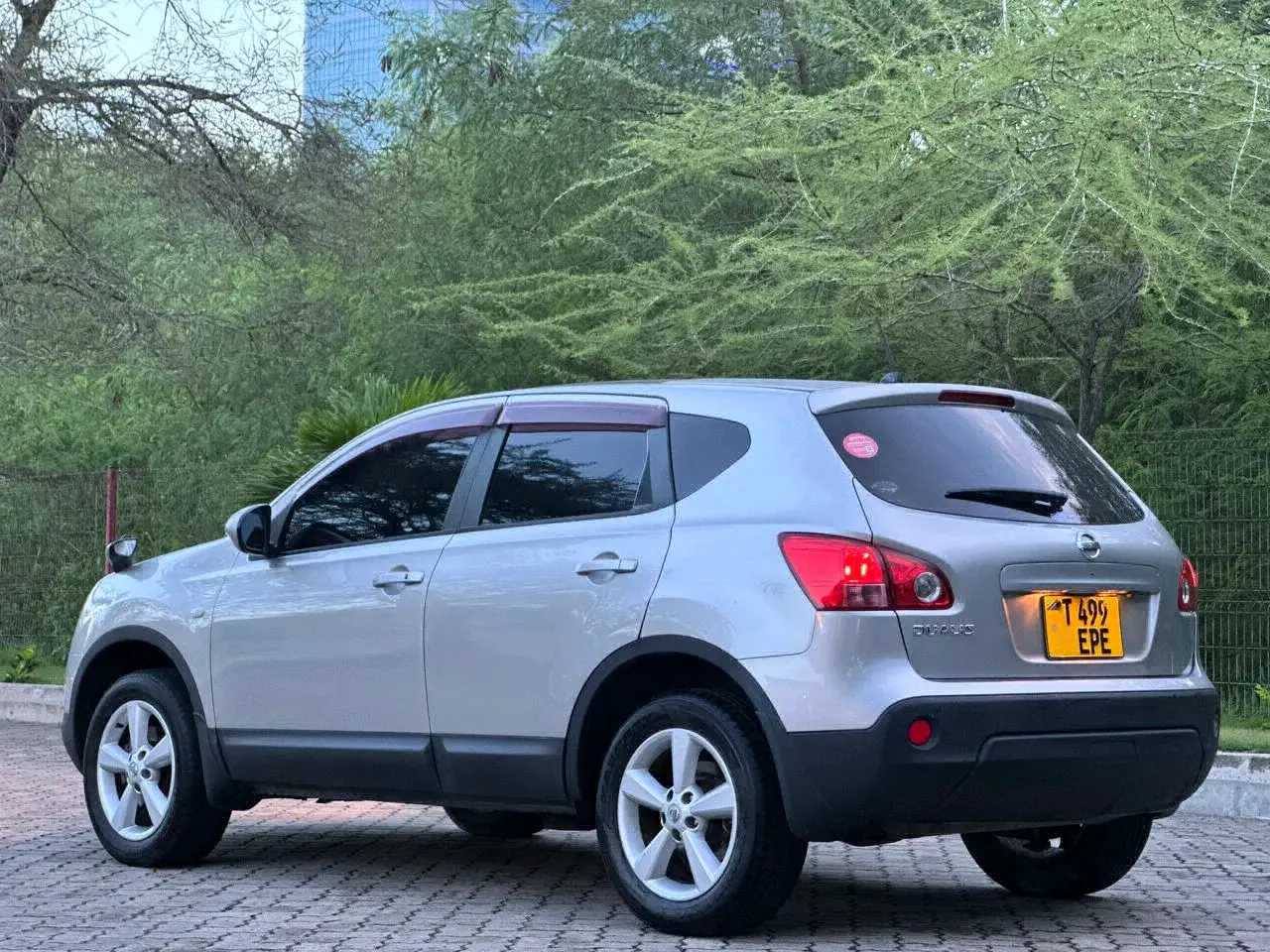 Nissan Dualis 2009 Silver thumbnail 5