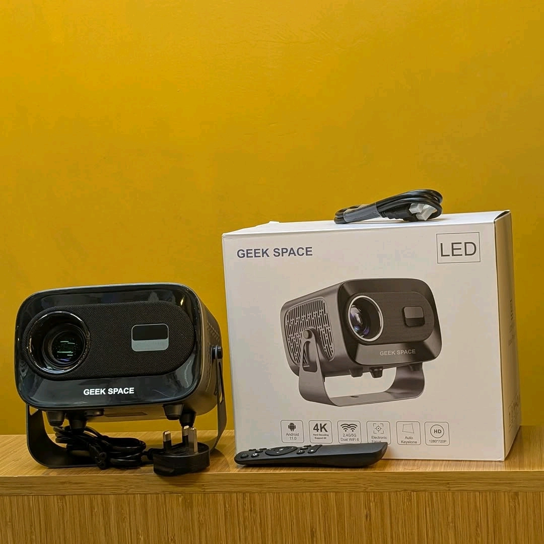 Geek Space A10 Plus Portable LED Projector (Android 11.0, 4K)