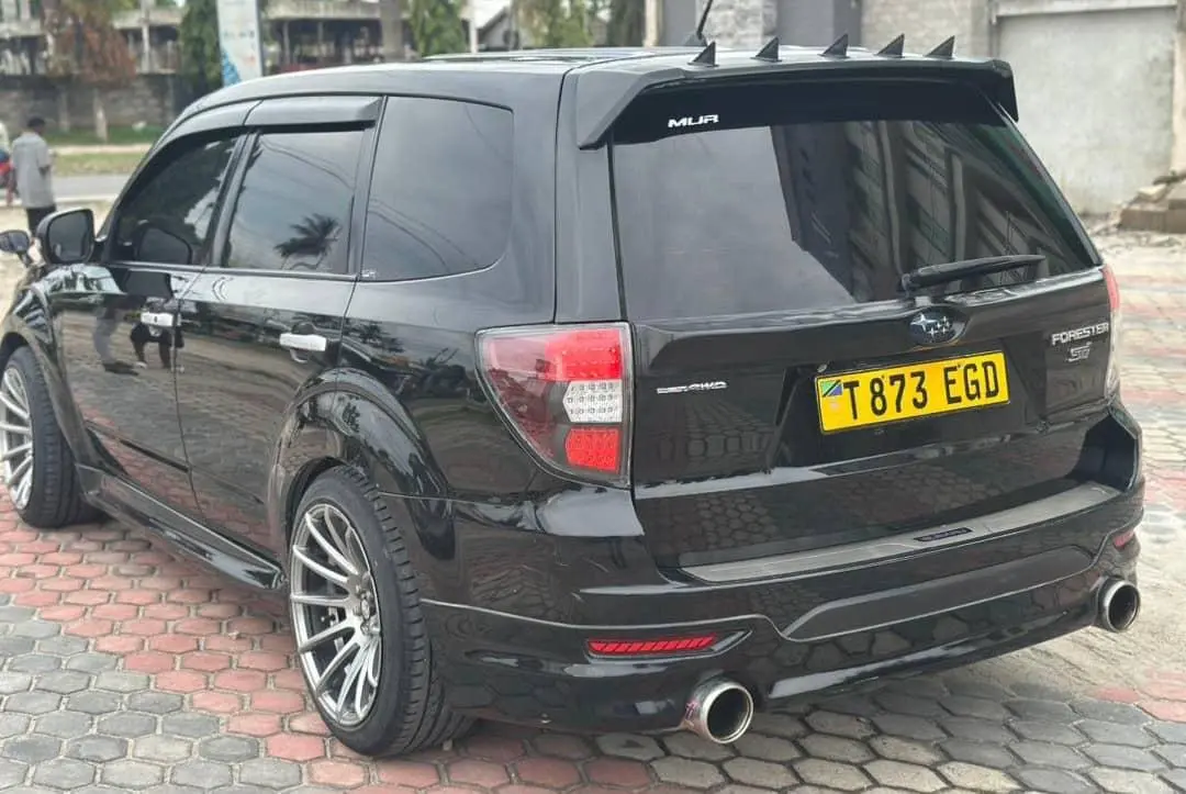Subaru Forester STI 2011 thumbnail 5