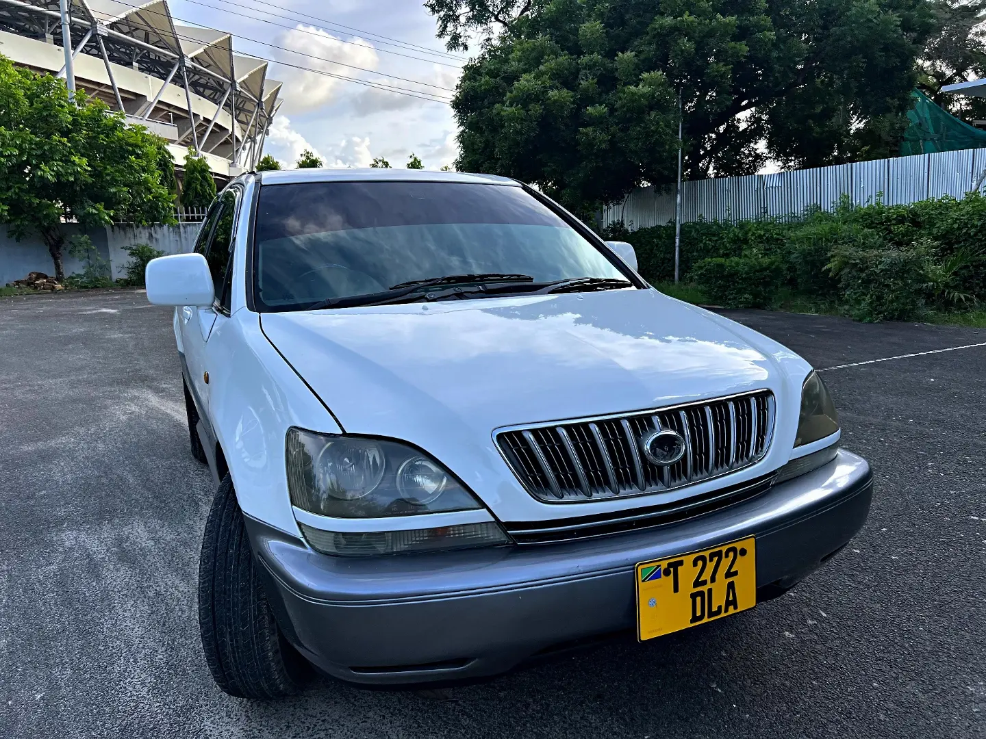 Toyota Harrier 1999 (Old Model) thumbnail 3