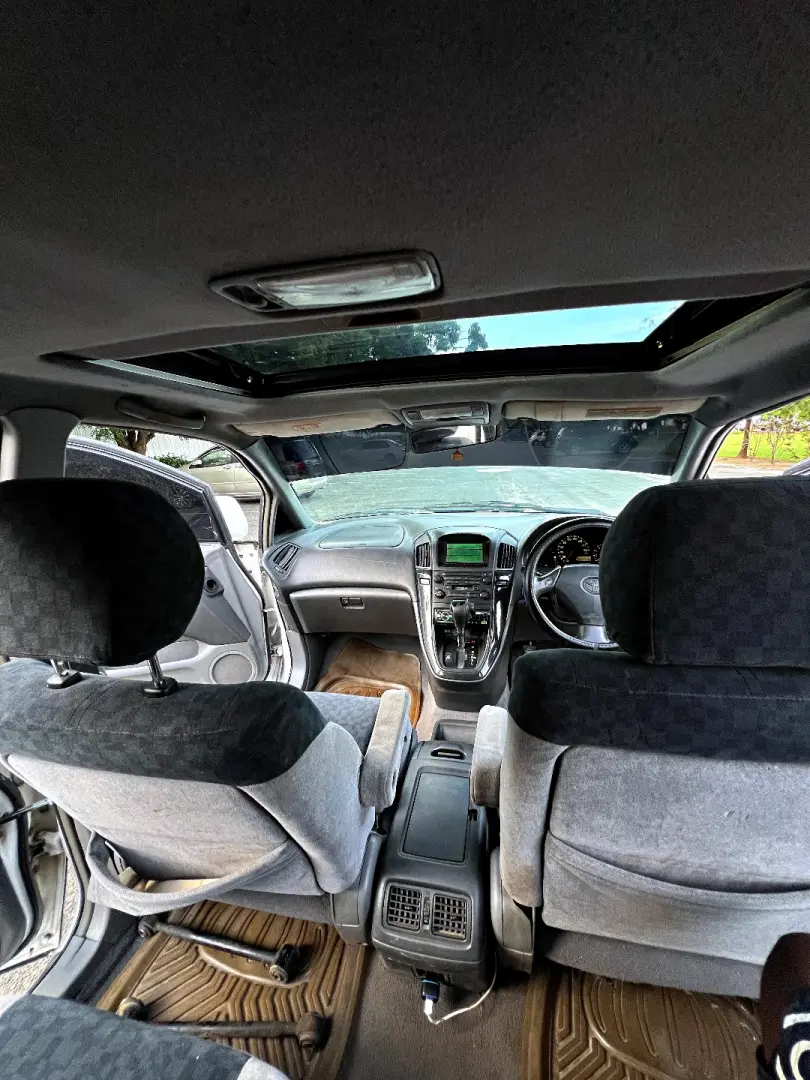Toyota Harrier 1999 (Old Model) thumbnail 7