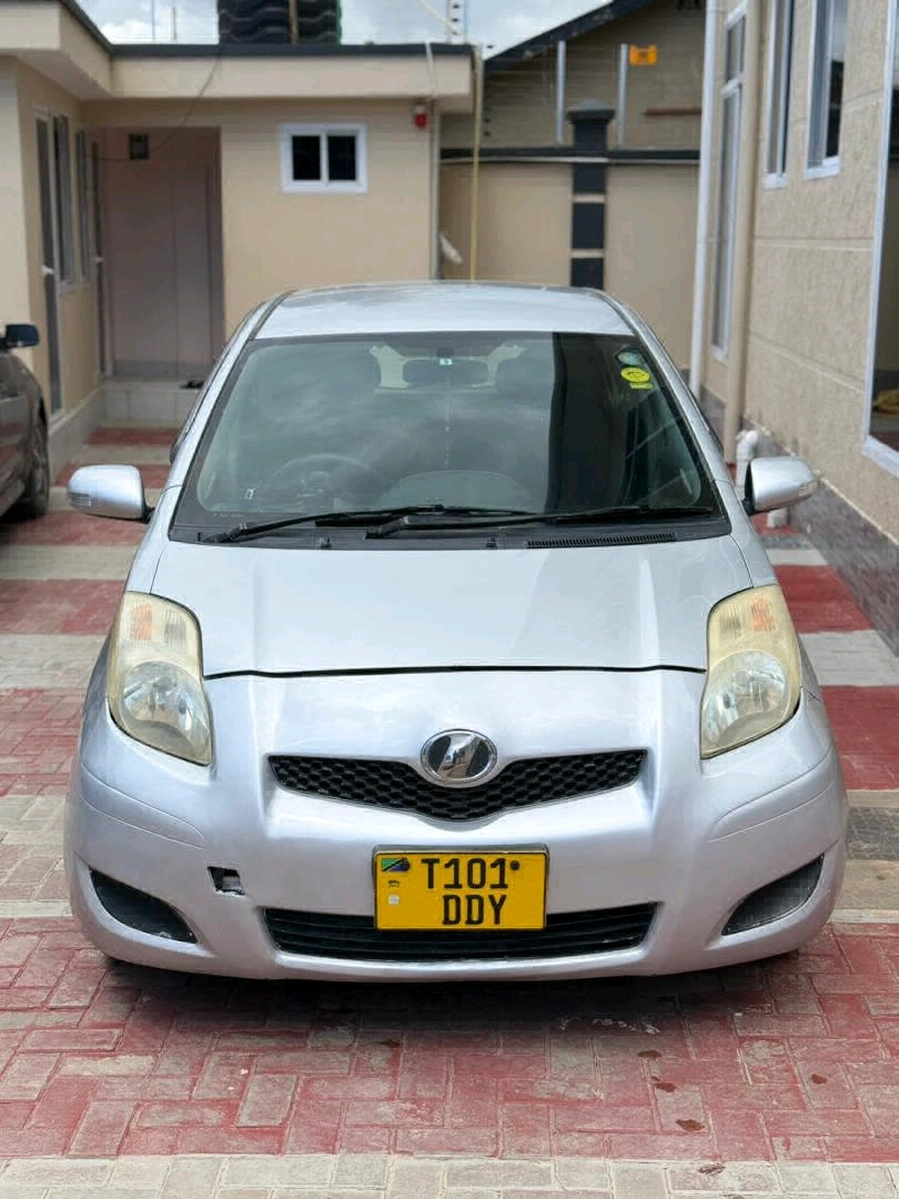 Toyota Vitz New Model 990cc (Reg DDY)